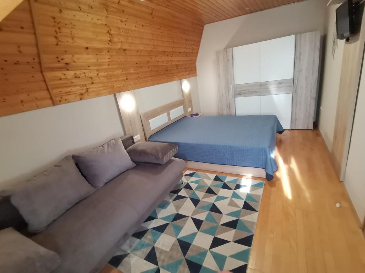 Szoloskert Apartman แชร์สเซกโตไม ภายนอก รูปภาพ